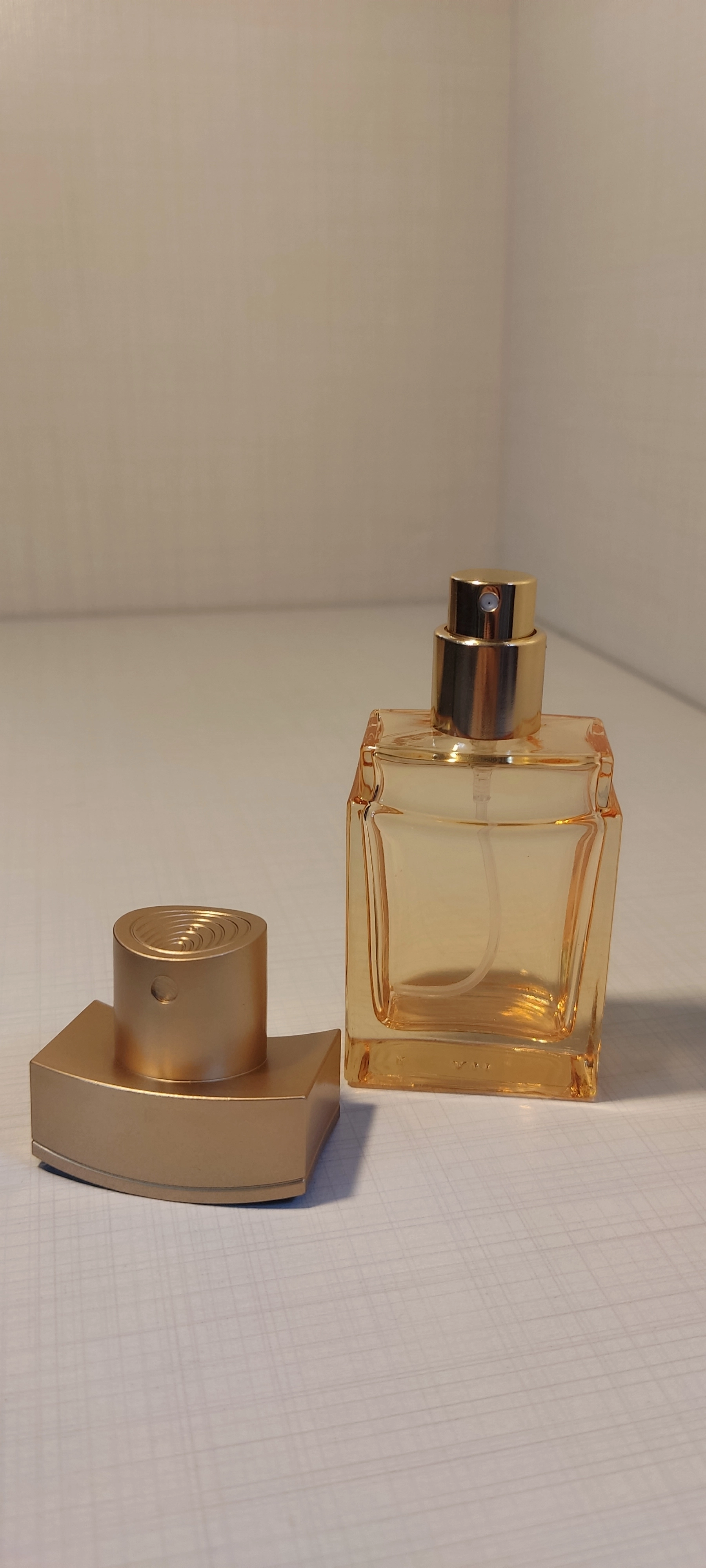 عطر مگاماره